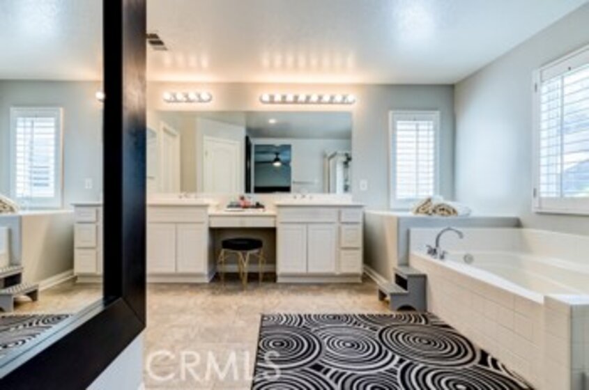 25537 Hyacinth Street Photo